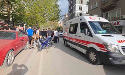 Kütahya'da motosiklet yayaya çarptı: 2 yaralı