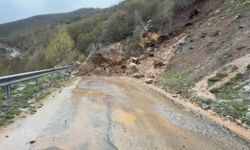 Kuvvetli yağış hayatı felç etti, birçok köyün yolu kapandı