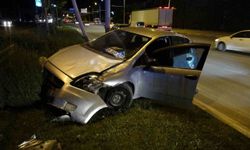 Malatya'da tır ile çarpışan araç refüje çıktı