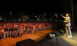 Manisa'da hıdırellez coşkusu Hüsnü Şenlendirici konseriyle zirveye ulaştı