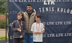 Minikler tenis turnuvasından başarılarla döndü
