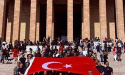 Motorculardan Anıtkabir'e 'bayrak sürüşü'