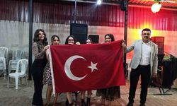 Muhtardan Anneler Günü'ne özel leopar gecesi