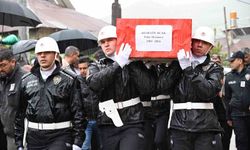 Polis memuru kalbine yenik düştü