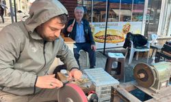 Tavşanlı'da kurbanlık bıçak ve satırlar bilenmeye başladı