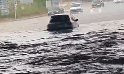 Tekirdağ'da 10 dakikalık sağanak hayatı felç etti