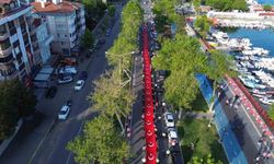Tekirdağ'da dev bayrakla gençlik yürüyüşü