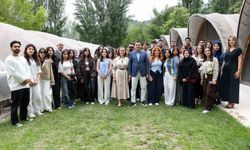 Tunceli Valisi Aygöl, üniversite öğrencileriyle bir araya gelerek bayramlaştı