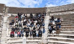 Üniversite öğrencilerine Bergama ve Ödemiş gezisi