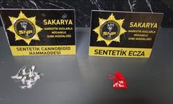 Uyuşturucu ile yakalanan sokak satıcısı tutuklandı