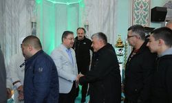 Vali Yılmaz bayram namazını vatandaşlarla birlikte eda etti
