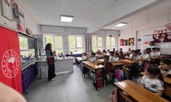 Veterinerler minik öğrencilerle buluştu