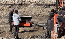 Yüksekova'da depreme dayanıksız olduğu için yıkılan okul 'Jet Grout' sistemiyle yeniden yükseliyor