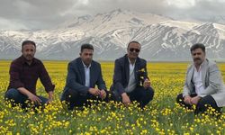 Yüksekova'da iki mevsim bir arada yaşanıyor