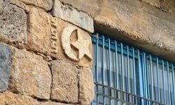 30 yıl önce kendi emeğiyle yaptığı ev turistlerin ilgi odağı oldu