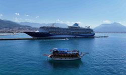 Alanya'ya lüks kruvaziyer ile bin 767 turist geldi