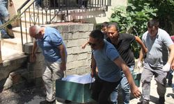 Antalya'da 41 yaşındaki adam evinin bahçesinde ölü bulundu