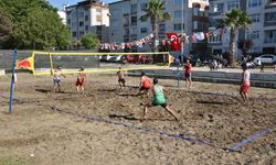 Atakum'da plaj voleybolu heyecanı yaşandı