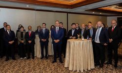 Bakan Fidan, Kanada'da Türk iş adamlarıyla bir araya geldi