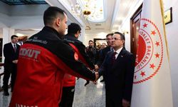 Bakan Gürlek, birim amirleri, Bakanlık ve HSK personeliyle bayramlaştı