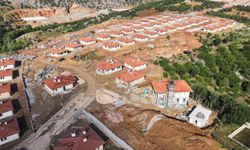Başkan Er Doğanşehir'de deprem konutlarını inceledi