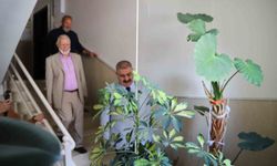 Başkan Sunar'dan çevre duyarlılığına 'Örnek Site' plaketi