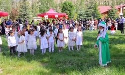 Bayburt'ta 4-6 yaş Kur'an kursu öğrencilerinden yıl sonu etkinliği