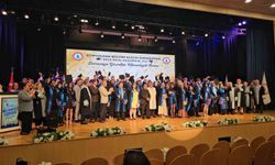 BEUN'de dereceye giren öğrenciler mezuniyet coşkusu yaşadı