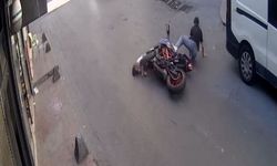 Beyoğlu'nda scooter kullanan 4 yaşındaki çocuğa motosiklet çarptı