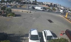 Bodrum'daki kaza kamerada: 'Motosiklet savruldu, 2 kişi yaralandı'