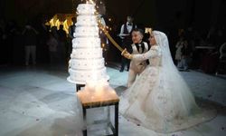 Boyları küçük, aşkları çok büyük