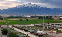 Büyükşehirin Doğal Ürünler Bahçesi'ne anlamlı ziyaret: TÜBİTAK 4004 projesiyle geleceğin çevrecileri yetişiyor