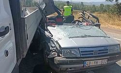 Çanakkale'de kamyonete arkadan çarpan otomobilde ağır yaralanan çocuk hayatını kaybetti