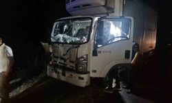 Çorum'da kamyon ile traktör çarpıştı: 1 ölü, 2 yaralı