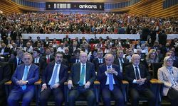 Cumhurbaşkanı Erdoğan: 'Siyasi rakiplerimiz koltuk kavgası verirken biz Türkiye'yi geleceğe hazırlamanın mücadelesini veriyoruz'