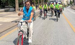 Denizli'de pedallar sağlıklı yaşam için çevrildi