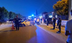 Düğün salonu önünde kaza: 4 yaralı