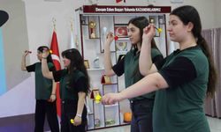 Elazığ'da genç kızların dart sporuna ilgisi artıyor