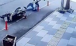 Elazığ'da motosiklet kazası kamerada
