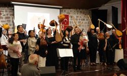 Emekli astsubaylardan Babalar Günü'ne özel türkü şöleni