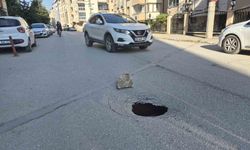 Eskişehir'de yol çöktü, sürücüler zor anlar yaşadı
