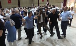 Fildişi Sahilli gençler düğününde halay ve yöresel oyunlarla ilgi odağı oldu