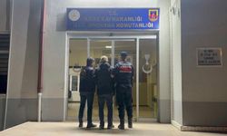 Firari şahıslar jandarmadan kaçamadı