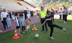 Gümüşhane'de çocuklar spor şenliğinde eğlenceli vakit geçirdi