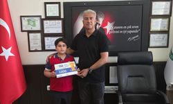 İlkokul öğrencisi kazandığı ödülü Gazze'ye gönderdi