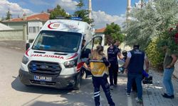 Karaman'da motosiklet devrildi: 3 yaralı