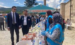 Kur'an kursu öğrencileri yararına hayır çarşısı kuruldu