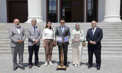 Kütahya Ulu Camii'nde 'Karekodlu Dijital Rehber Sistemi' hizmete girdi