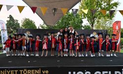 Manisa Büyükşehir'in minikleri yıl sonu gösterisinde alkış topladı