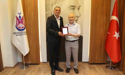 Manisa'da 41 bin nikaha imza attı, gözyaşlarıyla veda etti